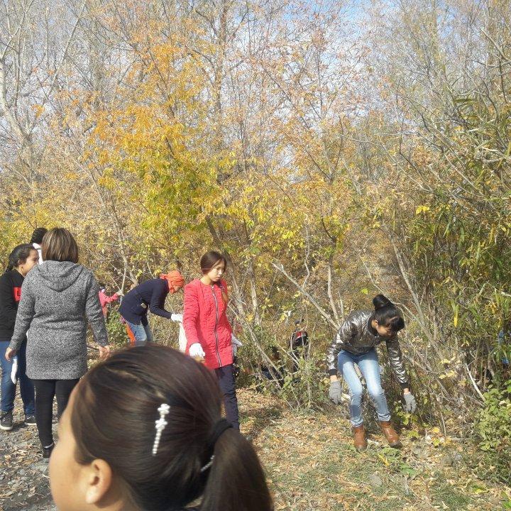 очистка берега реки Кызыл-Су 29 сентября 2018г.