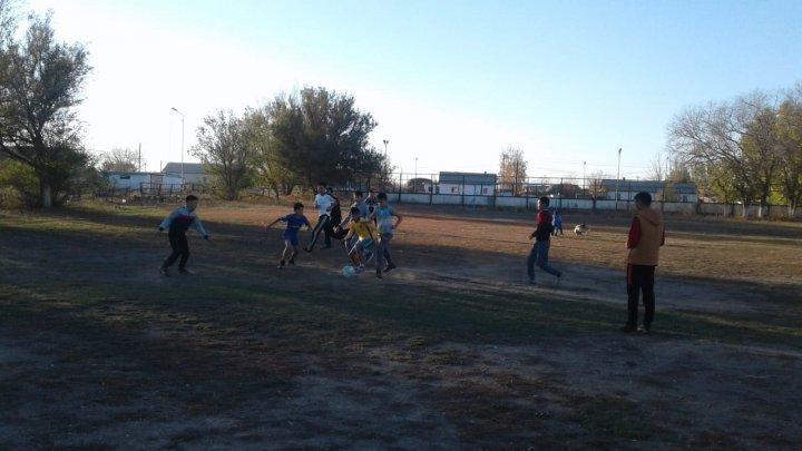 внутришкольные соревнования по футболу-октябрь 2018