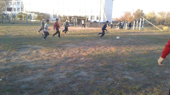 внутришкольные соревнования по футболу-октябрь 2018
