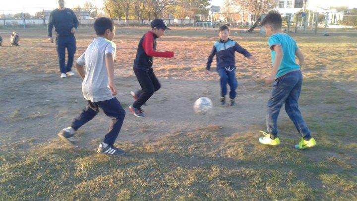 внутришкольные соревнования по футболу-октябрь 2018