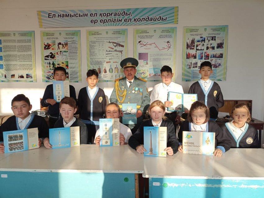 Круглый стол с участием преподавателя НВТП Асыкпаева Б.Н.,посвящённый Дню Республики в 7-8рус.кл.