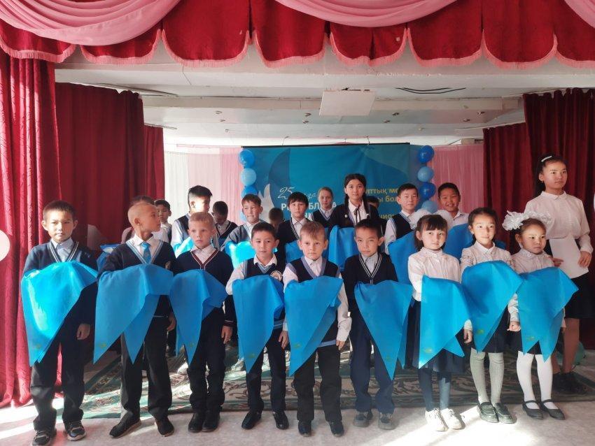 Республика күніне арнайы орайластырылған “Жас Ұлан” балалар мен жасөспірімдер ұйымы қатарына оқушыларды қабылдау рәсімі.